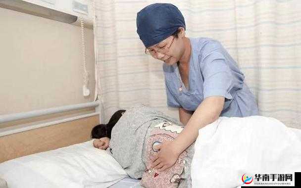 二人生孩子全程不盖被这一特殊经历引发关注