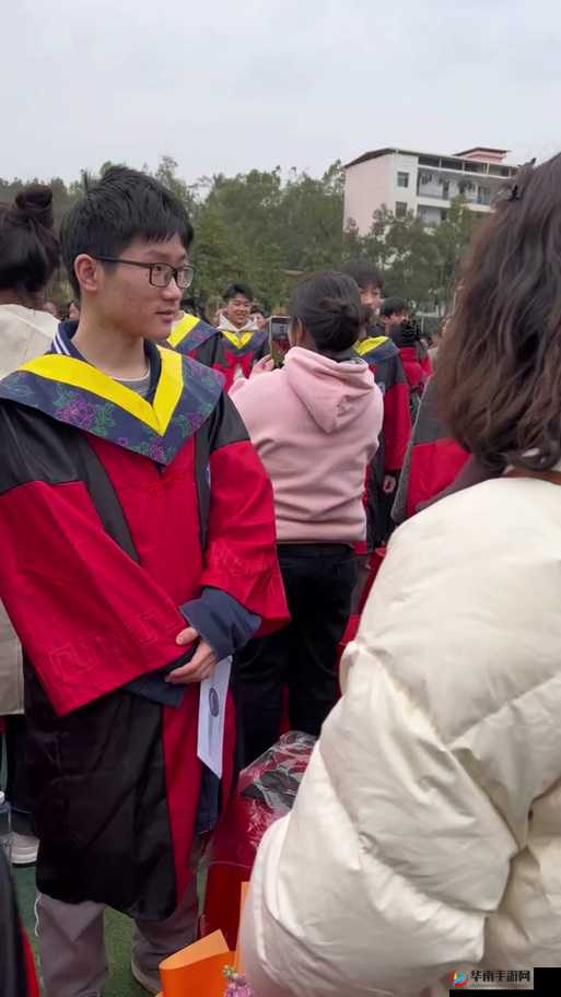 已满十八带好纸巾从此转人：告别未成年人身份，走向独立之路