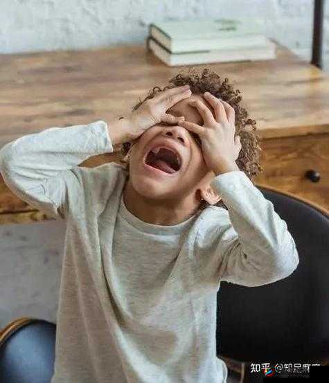 孩子把自己关在房间不沟通怎么办：家长应该如何应对和引导