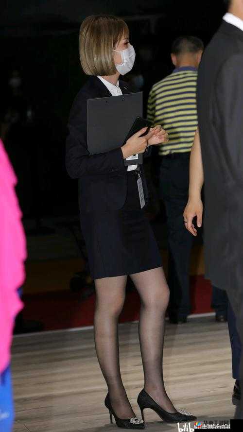 丝袜老 BwBwBw：揭秘时尚背后的秘密