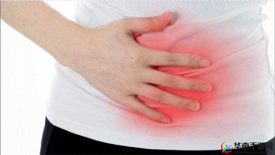 女子被灌水按压肚子痛苦不堪，究竟是何人如此残忍？