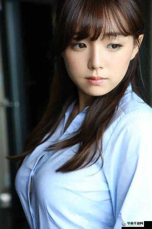 f 性 XXXⅩ 丰满 HD：展现女性魅力的完美之作