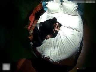 大炕上公让我高潮六次：极致体验令人难忘