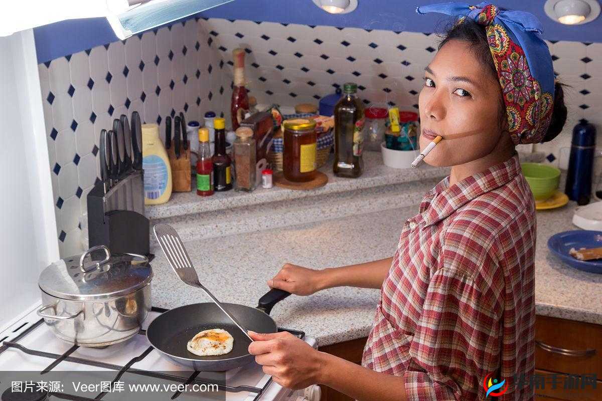一边做饭一边被躁:家庭主妇的无奈与挣扎