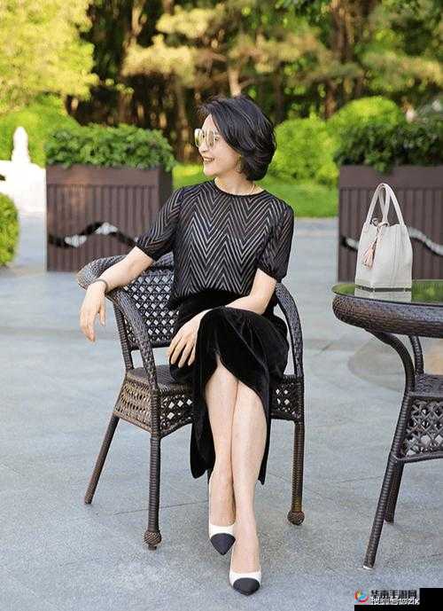 丰满老女人的魅力与激情：探索成人世界的精彩