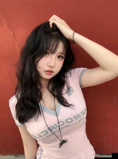 ：校花扒开 给男人玩图片引争议：道德与的边界在哪里？