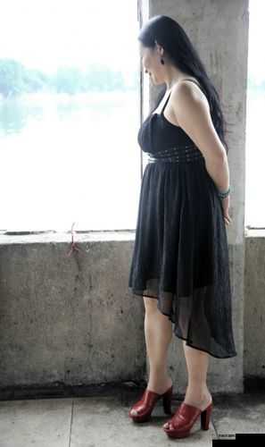 h0tm0m 熟女 xxx：展现独特魅力与成熟韵味的迷人女性