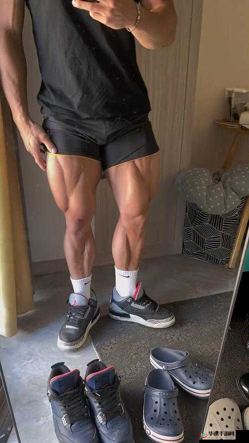 猛男那粗壮无比的大巴震撼来袭