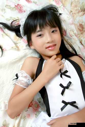 12—13 岁未成年少女被拍摄成影片