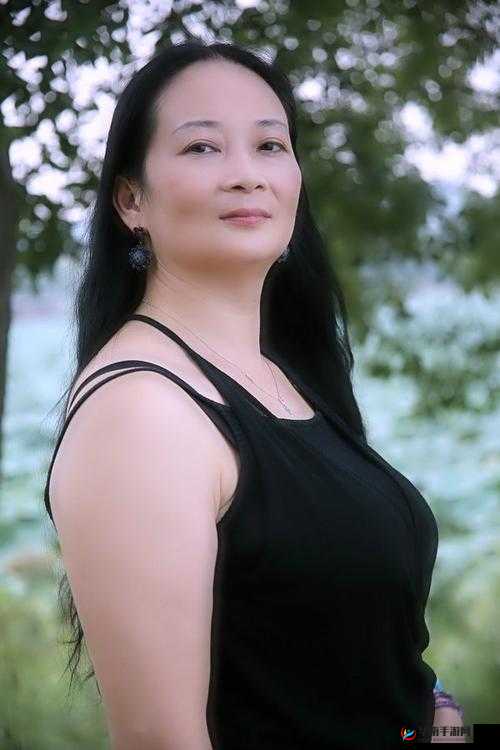 老熟女浓毛 BBwBBwBBw：熟透的风情，诱人的魅力