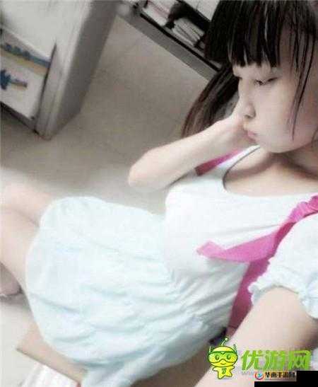 小箩莉末发育娇小的独特性色呈现与魅力探讨