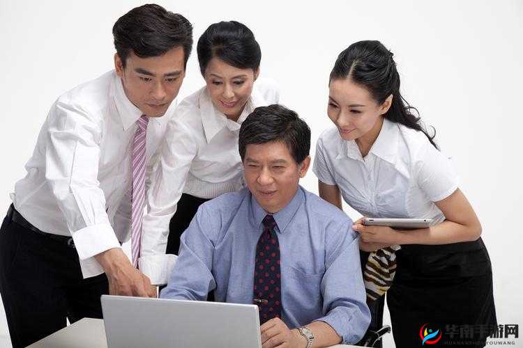 解开乳罩喂领导吃奶：职场中的特殊行为引发的争议探讨