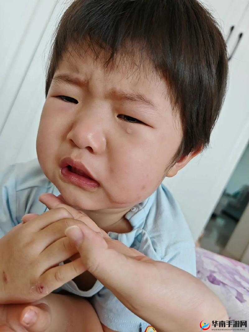 暗卫强占她且让她哭着说出粗话的刺激场景