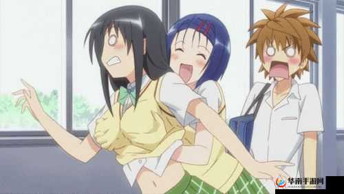 女班长洗澡时竟让我随便摸她胸部这荒唐事