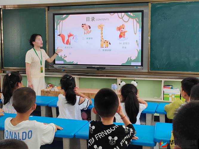 生物老师闵儿用自己给我们讲课-带来生动有趣的知识之旅