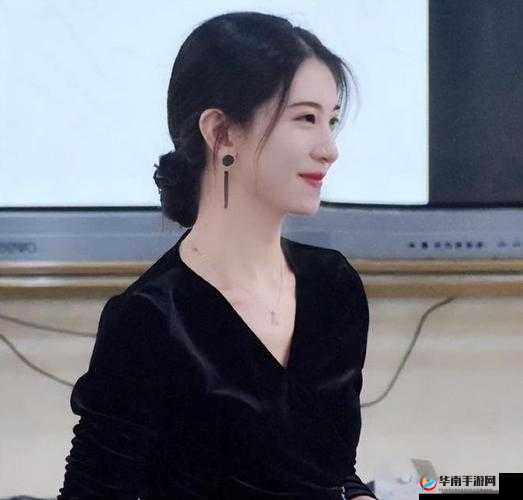 FREEZEFRAME 丰满老师人气猛涨:是颜值还是实力?