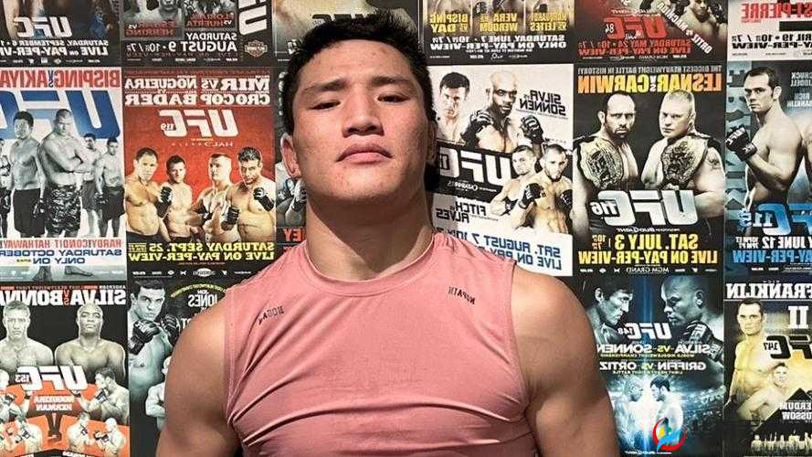 益扎首登 UFC 八角笼：开启格斗生涯新征程令人期待