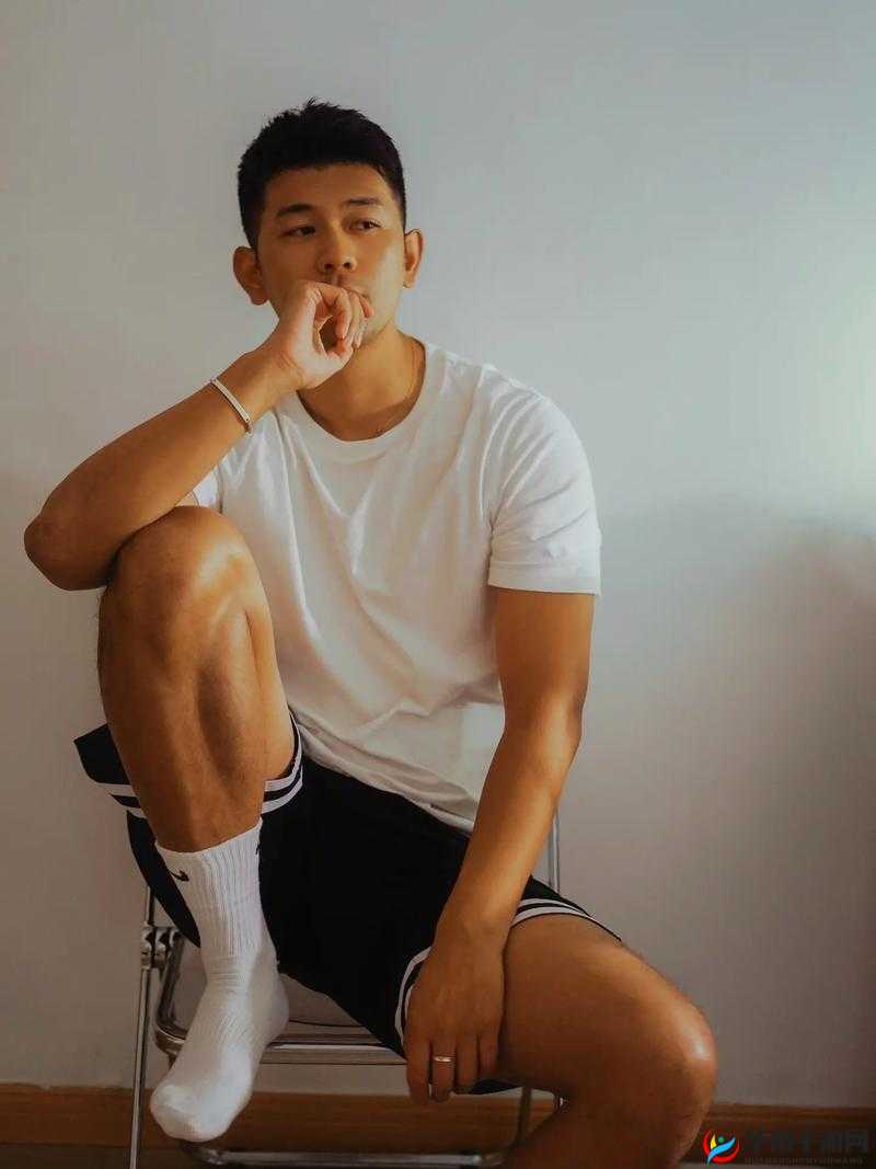 帅帅的 Gay 吊大且硬喷浓精一：极致快感的探索之旅