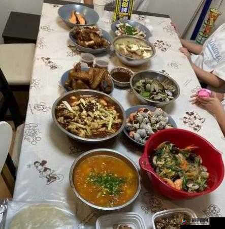 老公邀请闺蜜来家吃饭，我该如何应对？