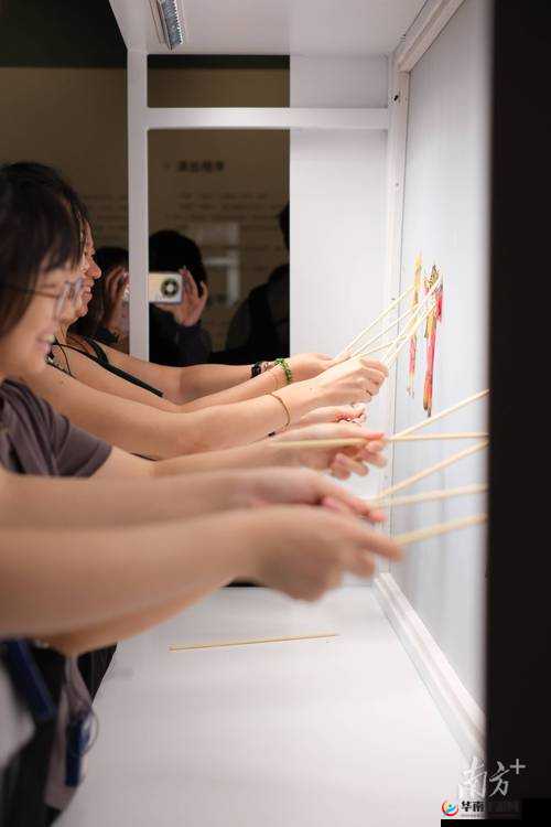 骑在突出的木棒上：一次令人难忘的独特体验