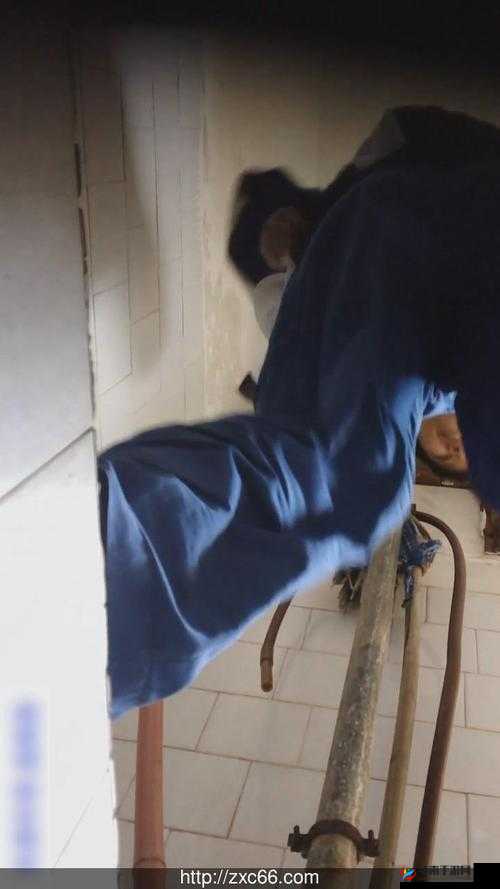 盗撮沟厕：窥探隐秘之地的不道德行为