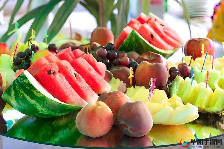 17 一起吃瓜:夏日清凉时刻共享美味水果盛宴