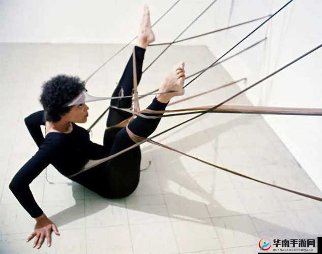 139 最大但人文艺术的定义：一种以人体为媒介的行为艺术，旨在探索和表达人类情感、思想和身体的美感