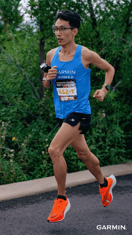 人马配速 45 分钟：挑战极限 超越自我的奔跑之旅