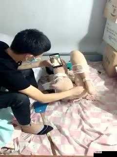 调教 3P：乖乖趴着，尽情享受被征服的快感