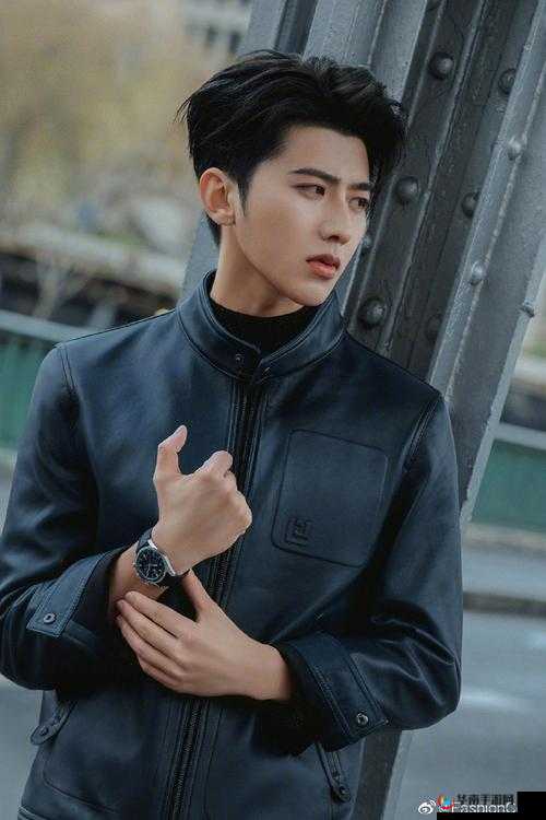 男生坤坤申女生定眼的浪漫邂逅与美好约定