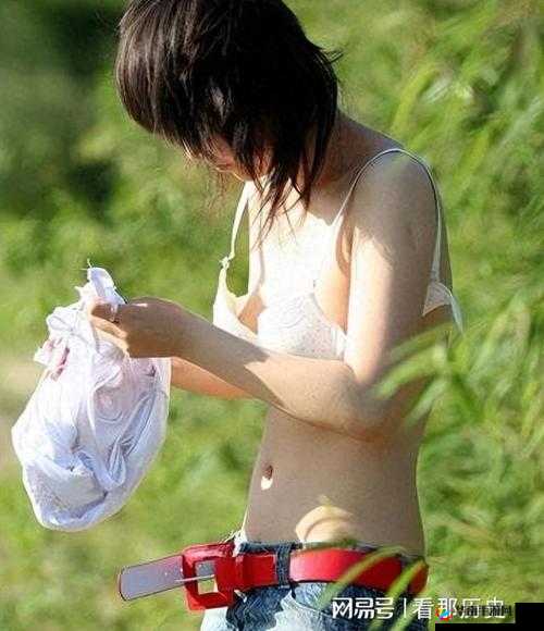 张筱雨大胆人体艺术写真全集：探索人体之美