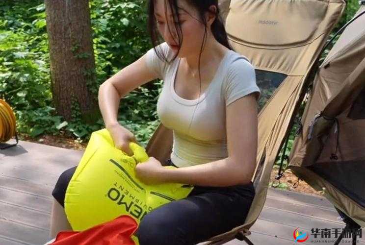 在野外被强脱裤子插入后主动骑上：真骚的国语对白