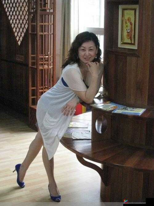 中国熟妇毛葺葺 XX 极具魅力的别样风情