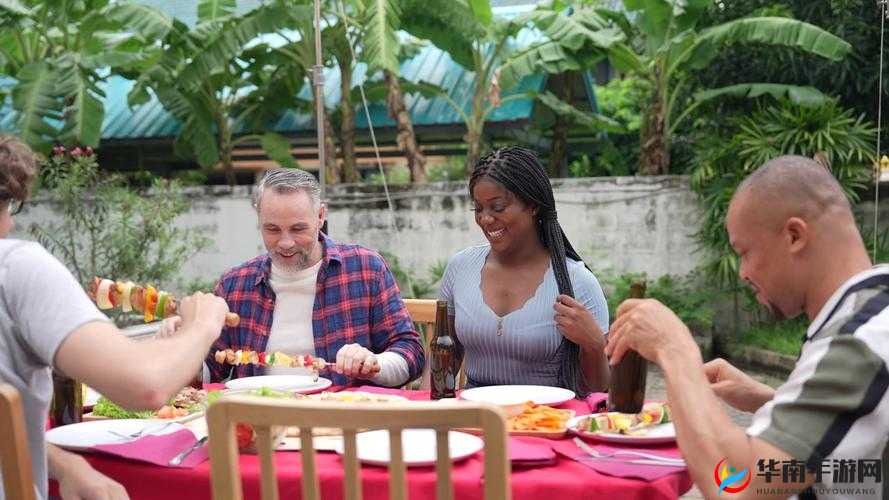 一家狂欢：共度欢乐时光共享家庭温馨的美好盛宴