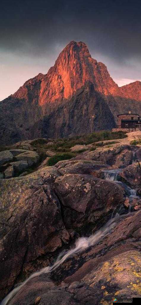 XSmax 欧美大片：视觉与情感的震撼交织