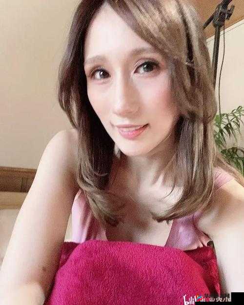 话题：探索 A 级黄色 A 级熟女的独特魅力