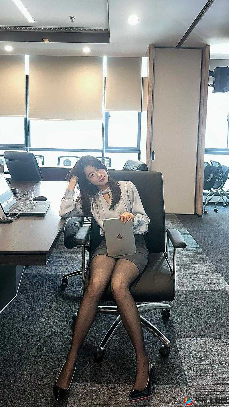 香艳职场极品销售：职场风云中绽放的独特魅力之花