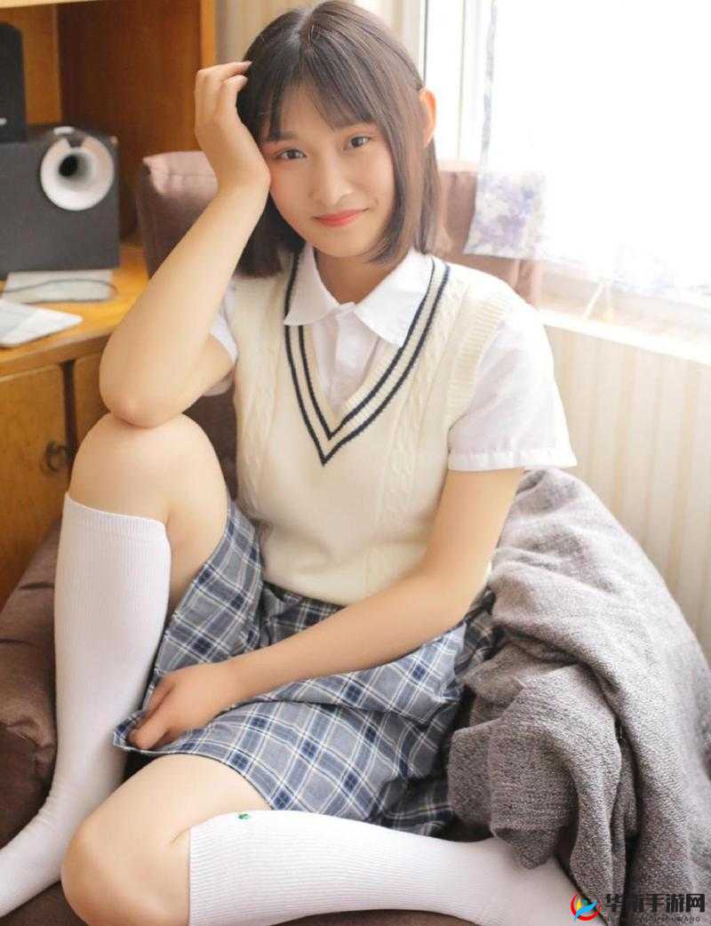 国产学生妹拍拍：纯真校园里的青春故事