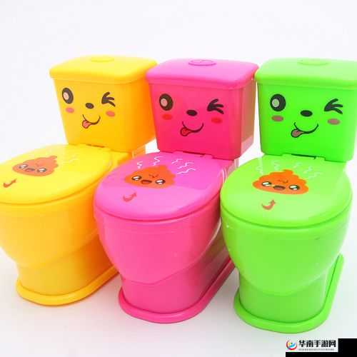 全班同学共用的坐便器竟成了玩具