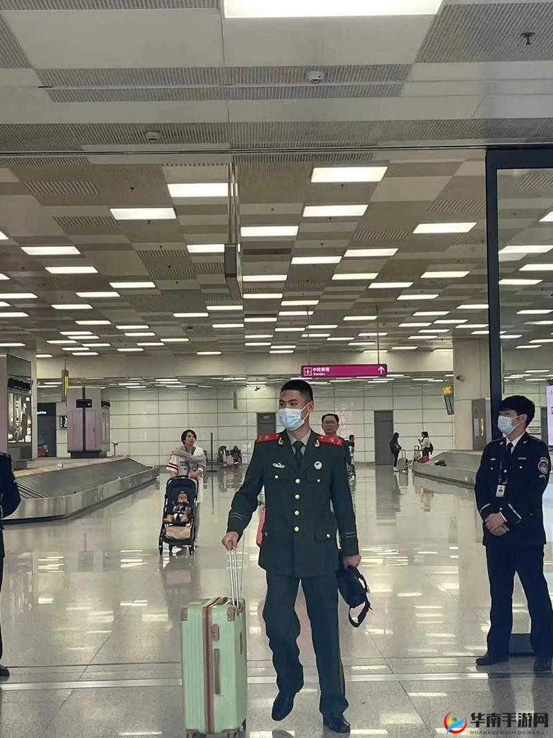 探亲被 9 人轮流干扰：部队生活中的伦理困境