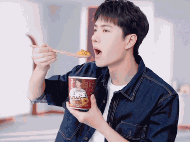 小鲜肉吃小鲜肉：一场令人震惊的视觉盛宴