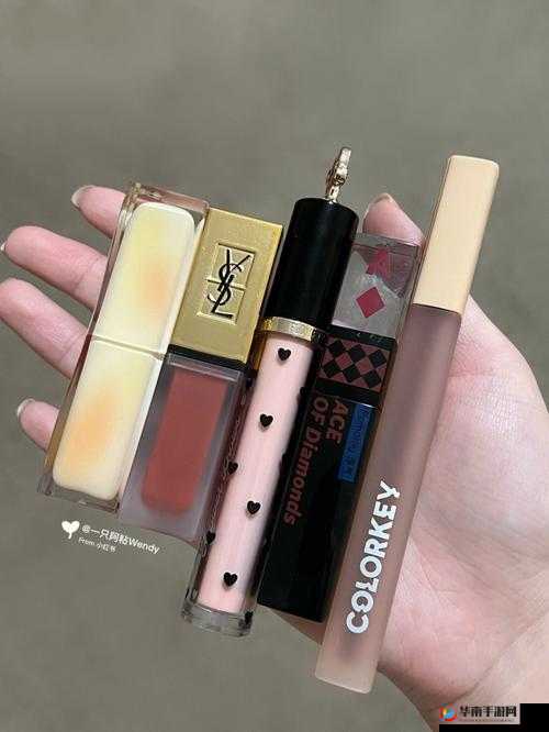 YSL 蜜桃色奶茶色——打造温柔甜美妆容必备色