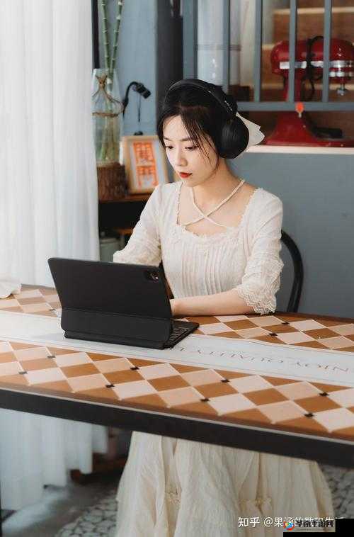 女生到达巅峰时的表现知乎：那些令人惊叹的极致体验探讨