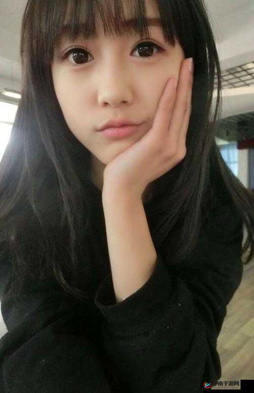 国产学生妹自拍：展现青春活力与纯真风采的影像记录