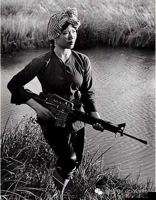 英姿飒爽的少女 M16A1 闪耀战场风采