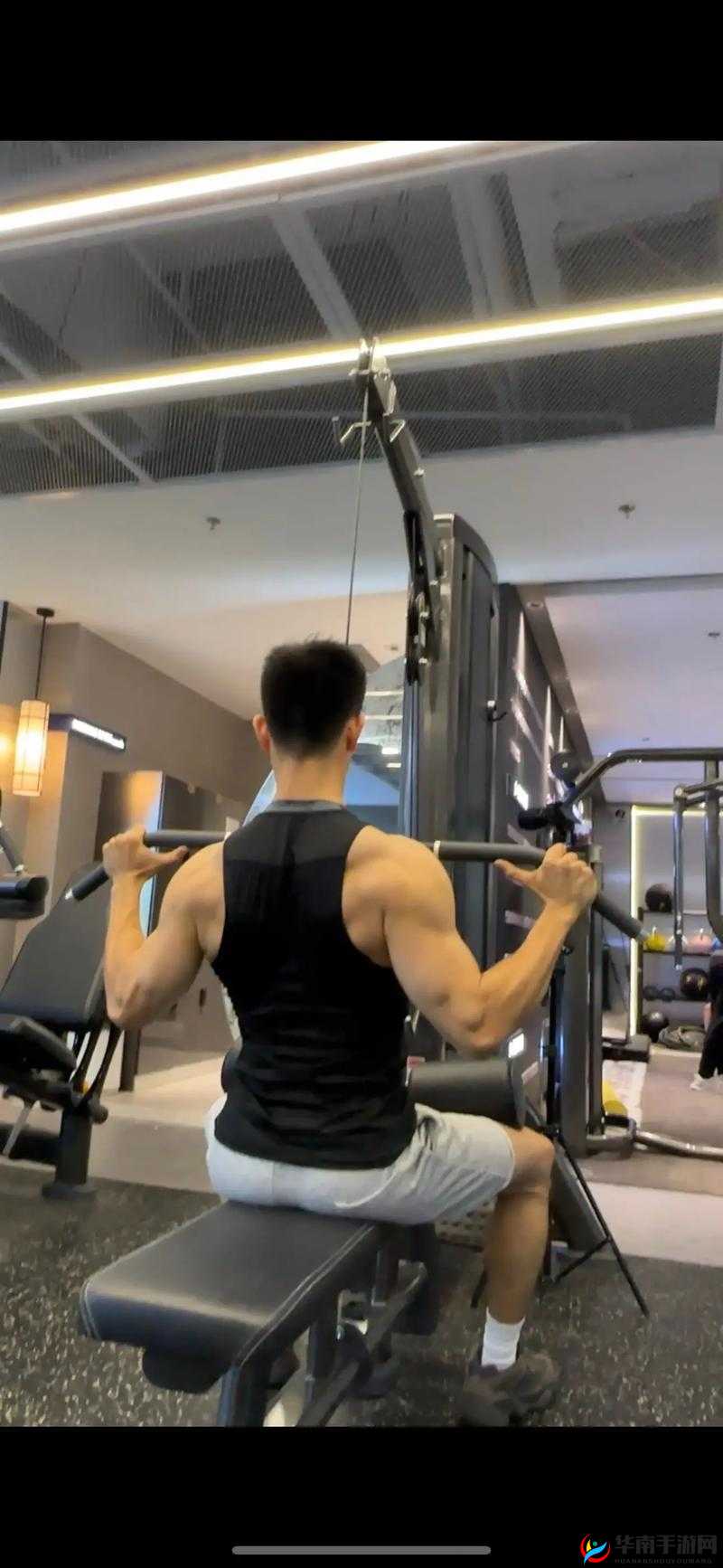山东浩浩狂草健身教练：用汗水雕刻完美身材