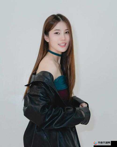 商场大胆偷拍美女裙底小粉内裤都看的很清楚-JKav：这种行为是不道德且违法的