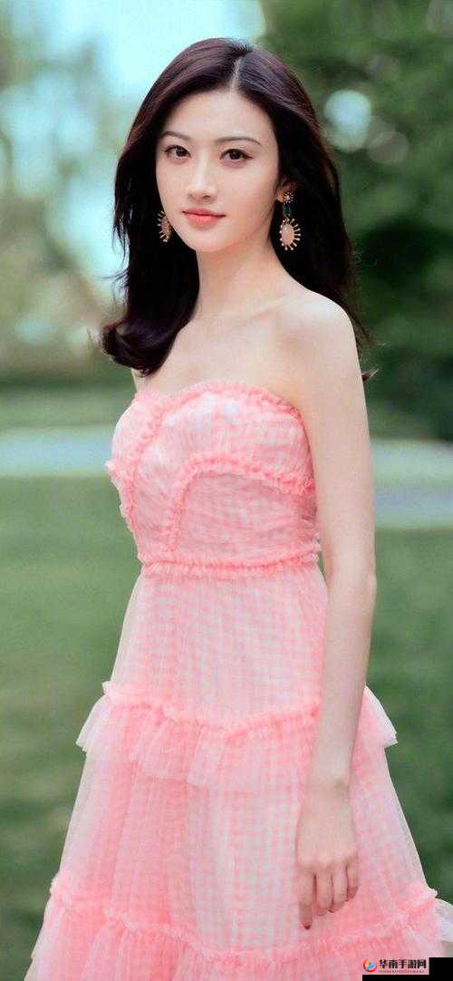 久久精品亚洲 OV 少妇区景甜：迷人风情，让人陶醉