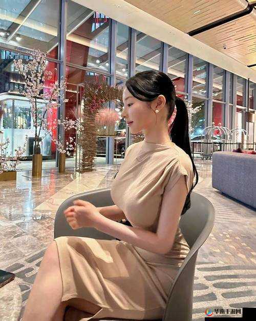 离异 D 奶气质娇小少妇：她的故事与情感纠葛