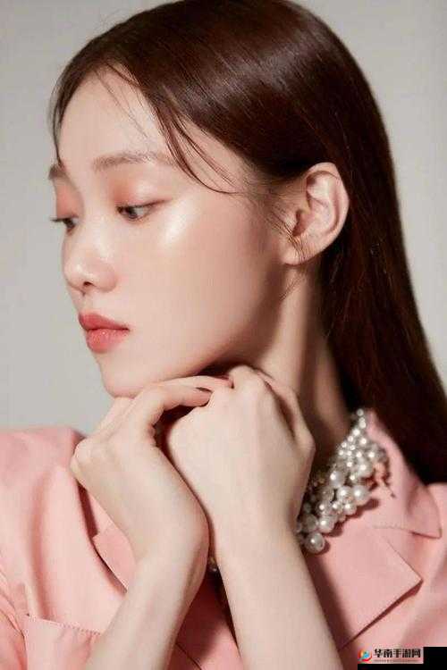 明星同款玉女桃花轻蜜粉定妆，打造你的专属桃花妆